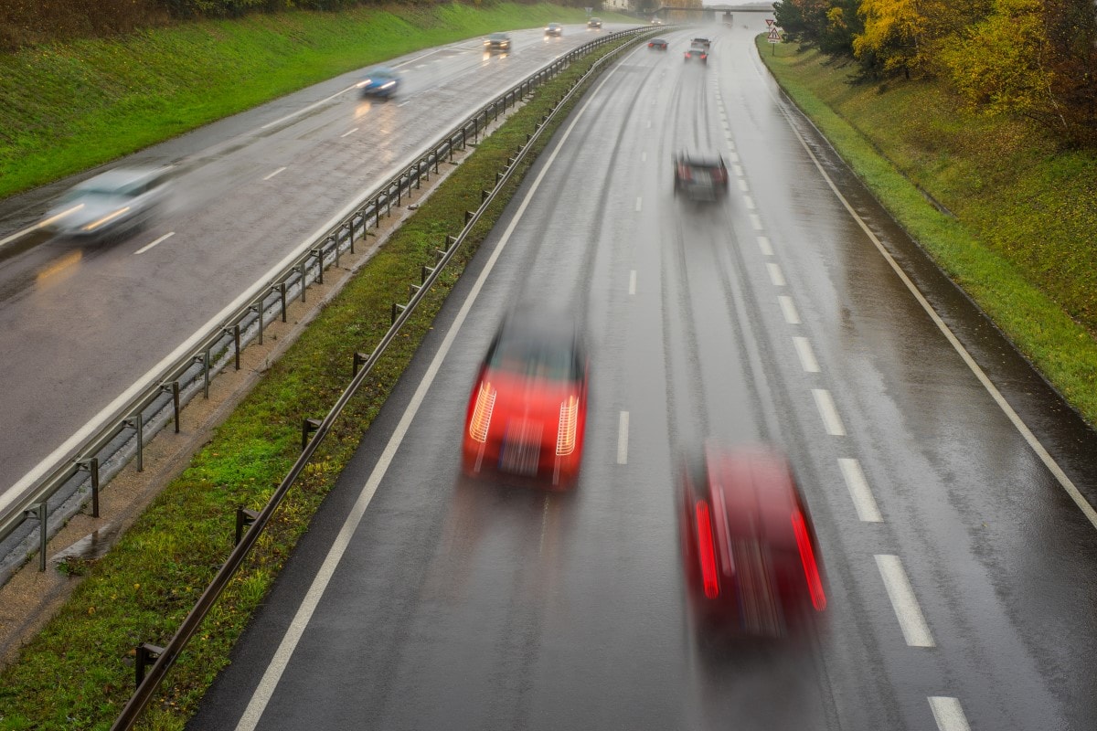 Geisterfahrer-Warnung – So reagieren Sie richtig