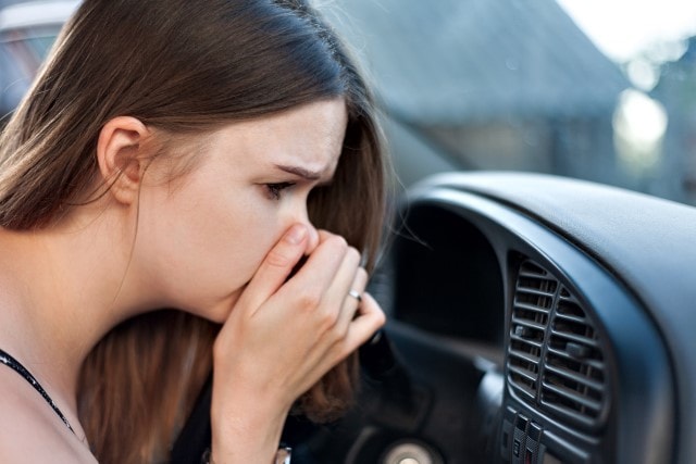 Caramba - Viele kennen es: Die Klimaanlage im Auto stinkt 🙄 Das muss kein  Dauerzustand bleiben. Mit dem Klimaanlagen Desinfektion Spray vertreibt ihr  alle unangenehmen Gerüche und auch Bakterien und Pilze. Besonders