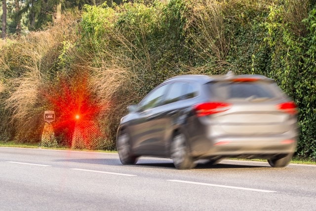 Geblitzt in der Probezeit: Fahren Sie mehr als 20 km/h zu schnell, verlängert sie sich um zwei Jahre.